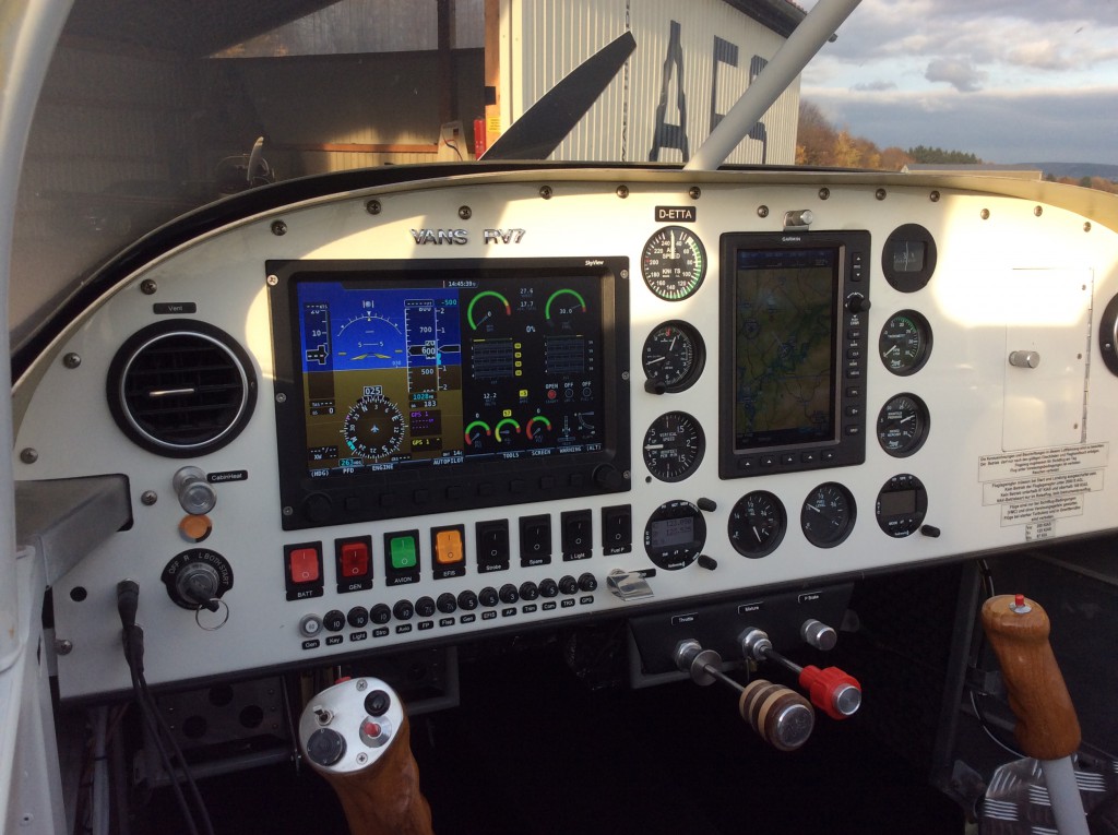 Cockpit RV7 D-ETTA